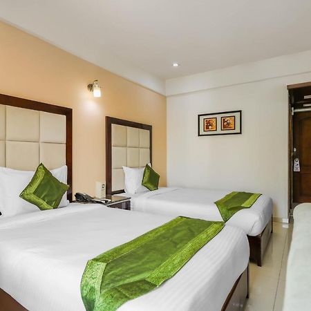 Treebo Trend Hotel Parker Ahmadábád Kültér fotó