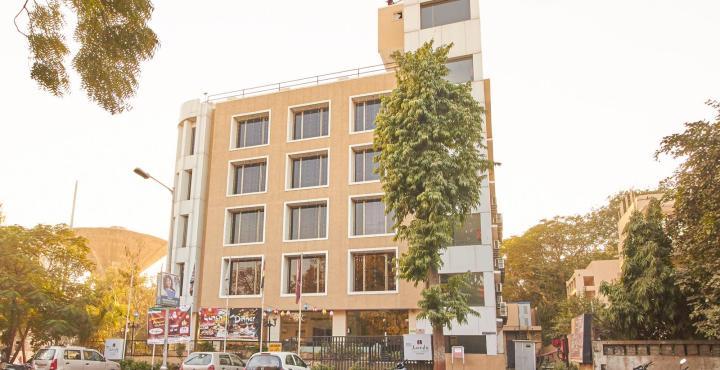 Treebo Trend Hotel Parker Ahmadábád Kültér fotó