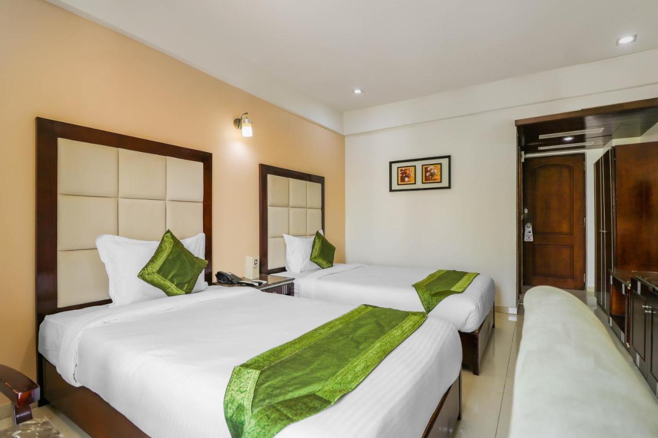 Treebo Trend Hotel Parker Ahmadábád Kültér fotó
