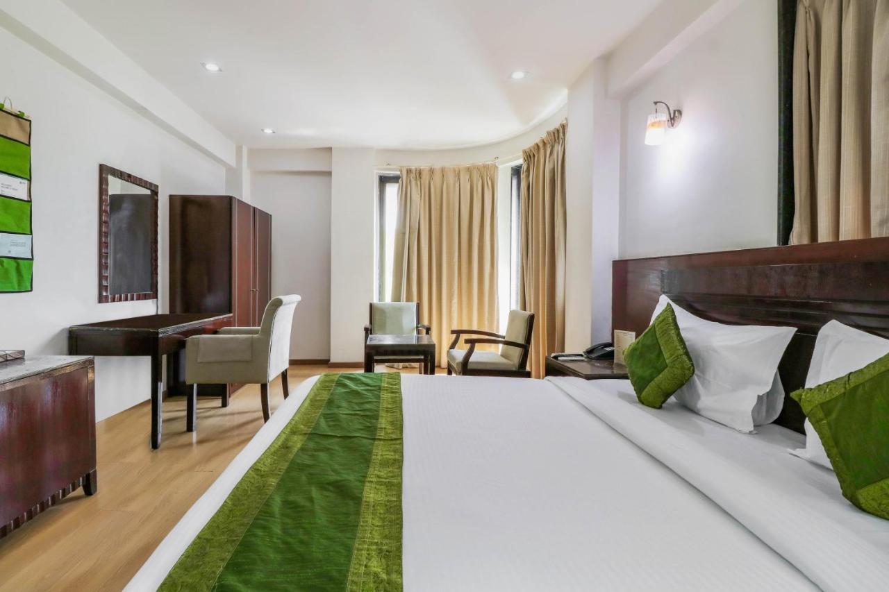 Treebo Trend Hotel Parker Ahmadábád Kültér fotó