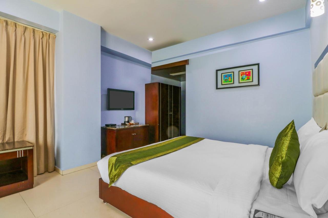 Treebo Trend Hotel Parker Ahmadábád Kültér fotó