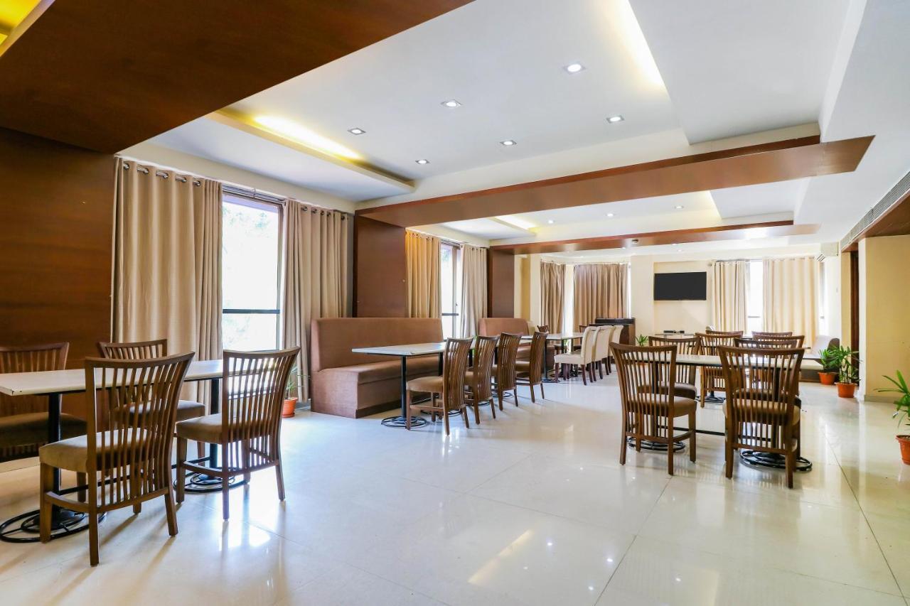 Treebo Trend Hotel Parker Ahmadábád Kültér fotó