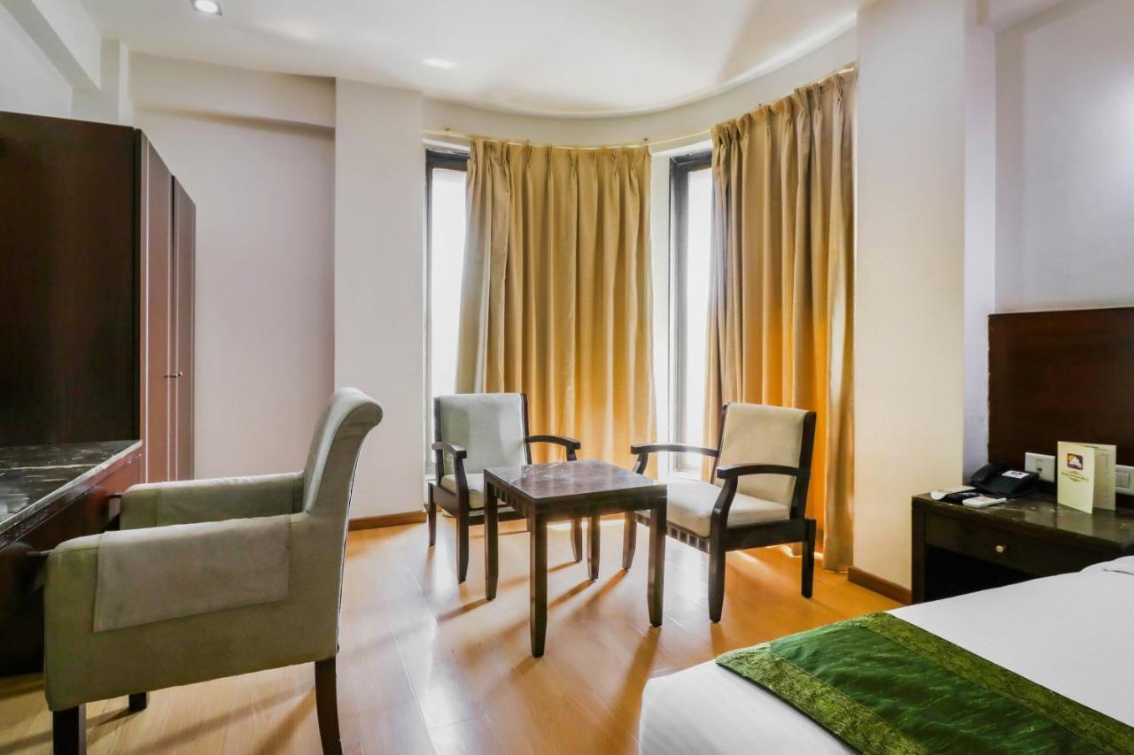 Treebo Trend Hotel Parker Ahmadábád Kültér fotó